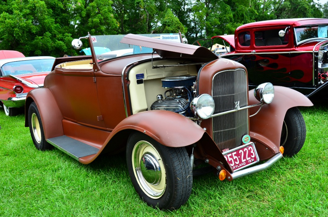 1931 Ford Roadster in Brown