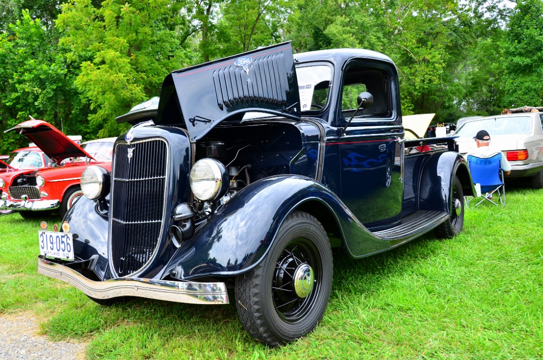 1935 Ford Pickup in Dark Blue