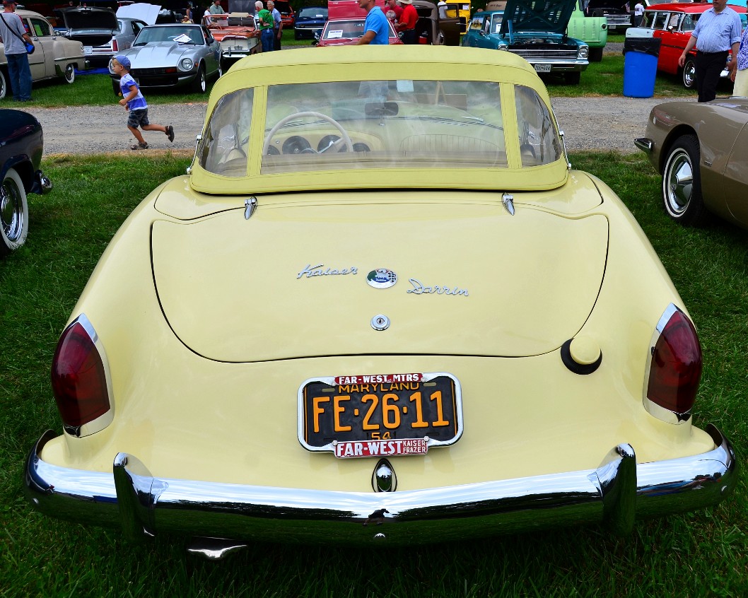 1954 Kaiser Darrin DKF-161 in Yellow