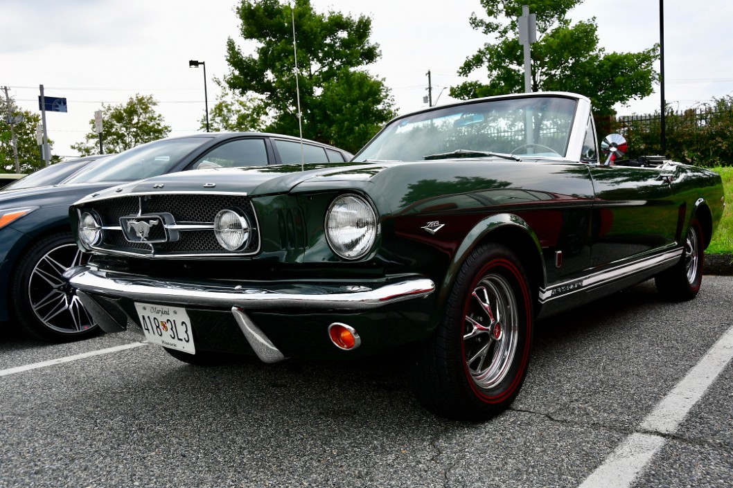 Front Side Profile on the Green Mustang Convertible
