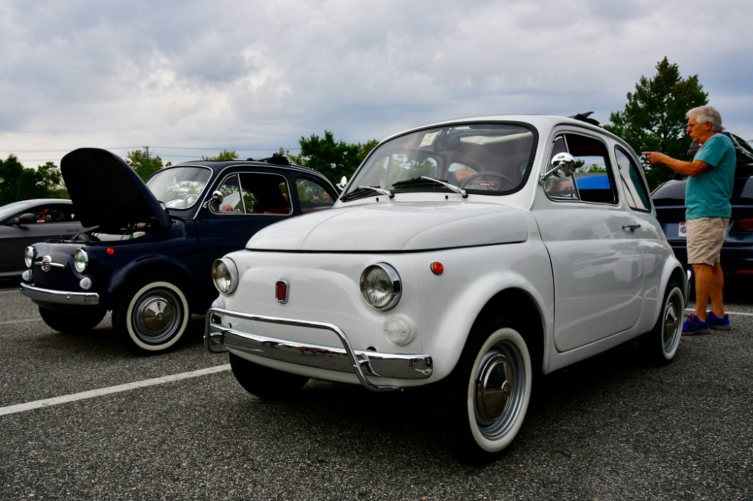 Two Fiat 500s