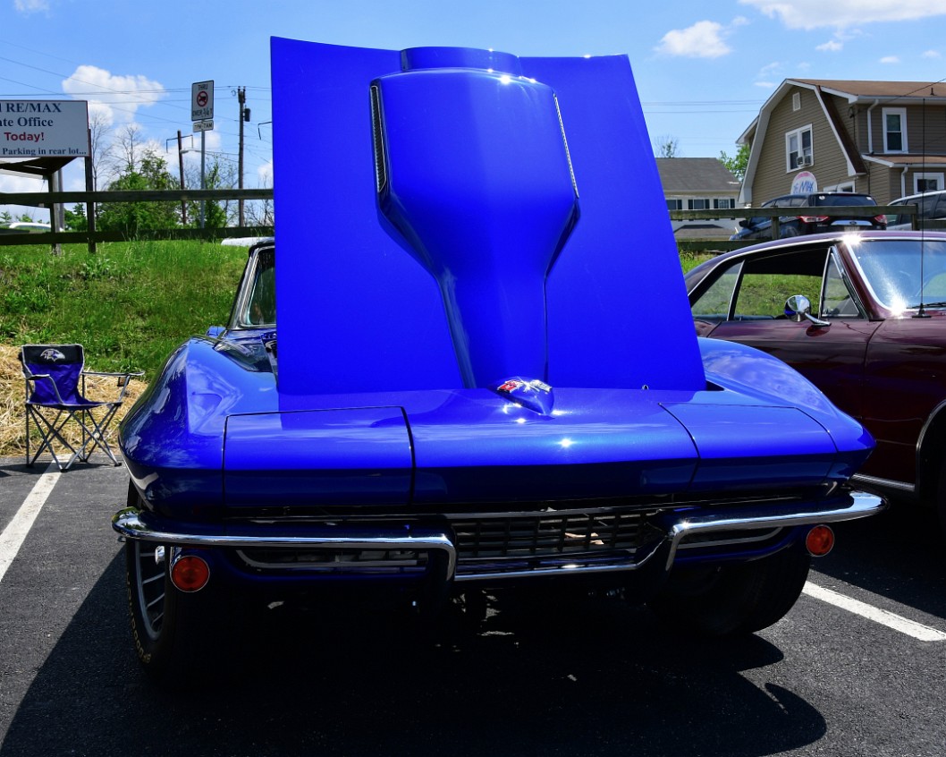 Front View of a 1966 Chevy Corvette in Cobalt Blue