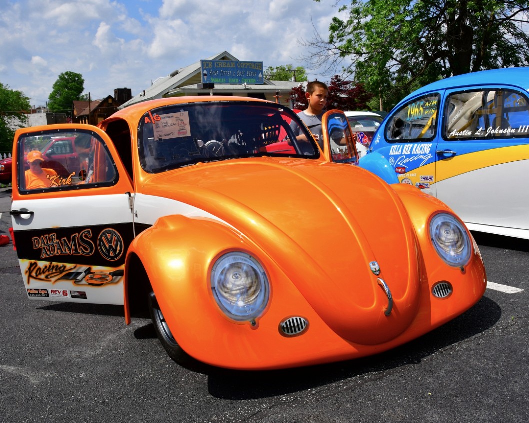 1967 VW Bug in Orange