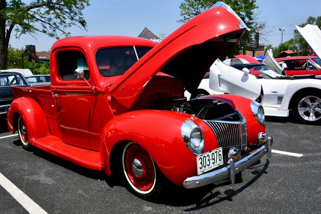 1940 Ford Pickup in Gleaming Red