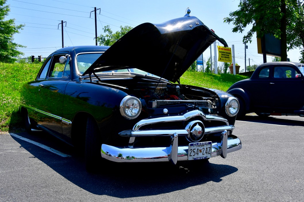 1949 Ford Coupe Custom in Black