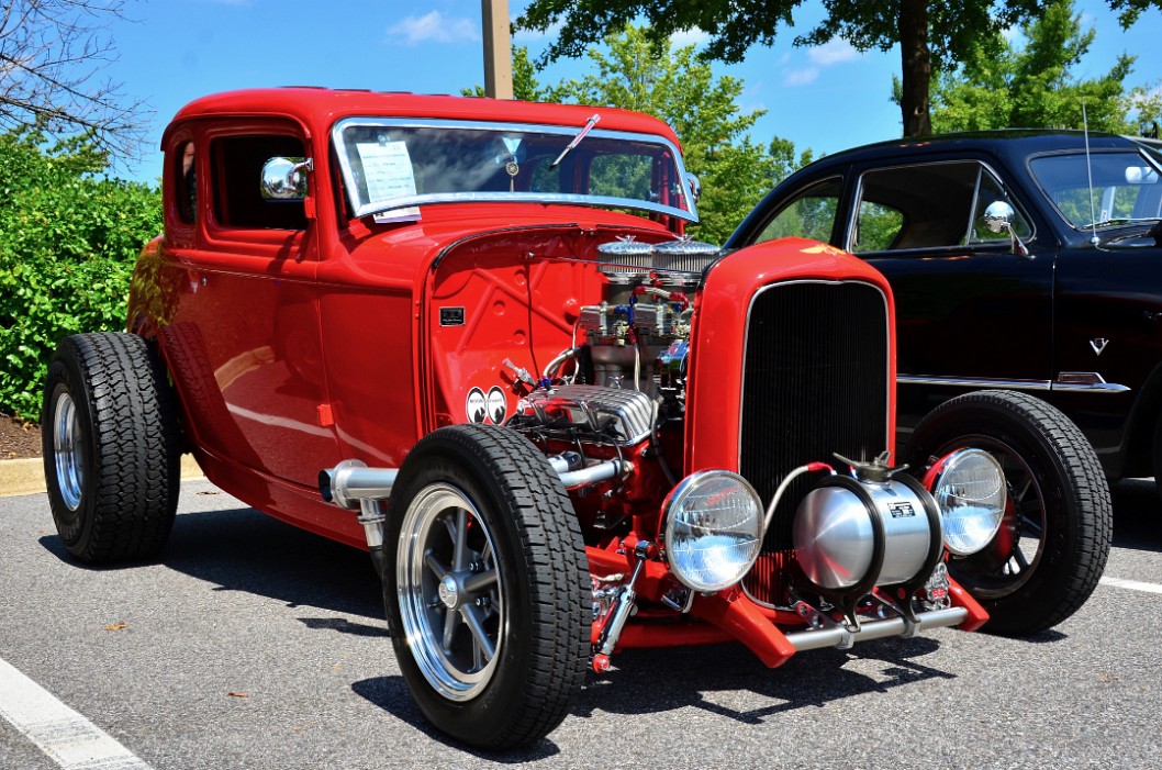 1932 Ford Coupe in Stunning Red