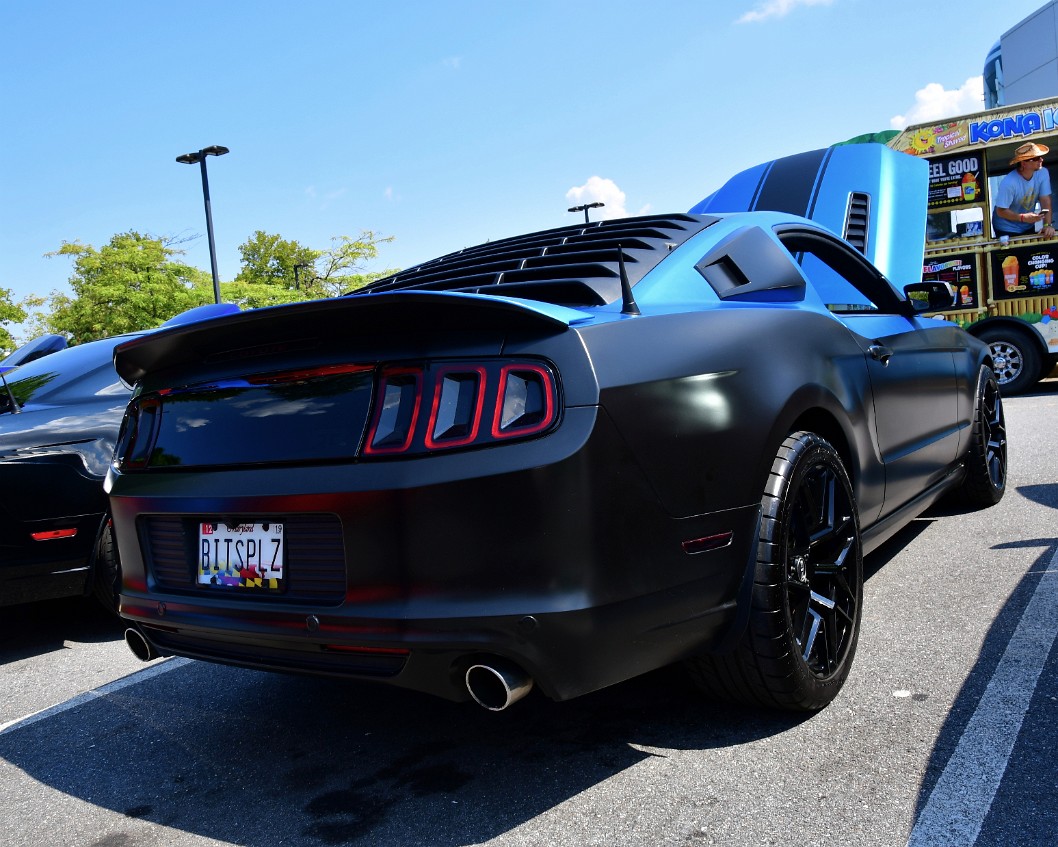 2013 Mustang GT in Black and Blue