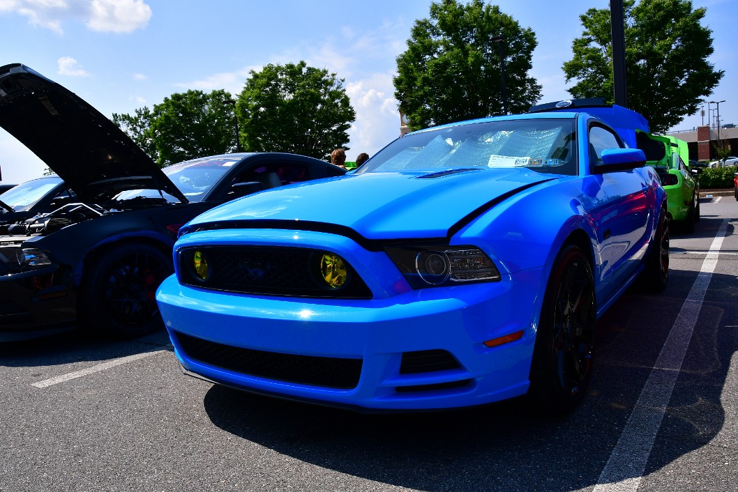 2014 Mustang GT in Sharp Blue