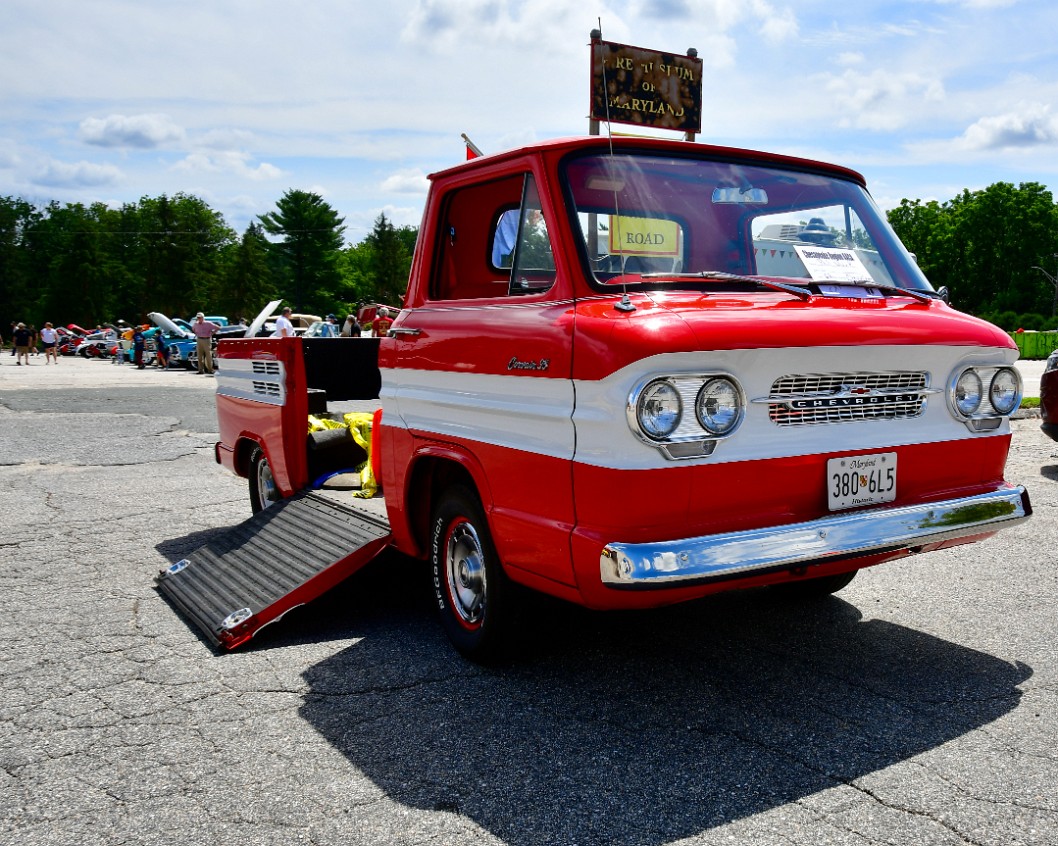 1962 Chevy Corvair 95 Rampside in Red and White