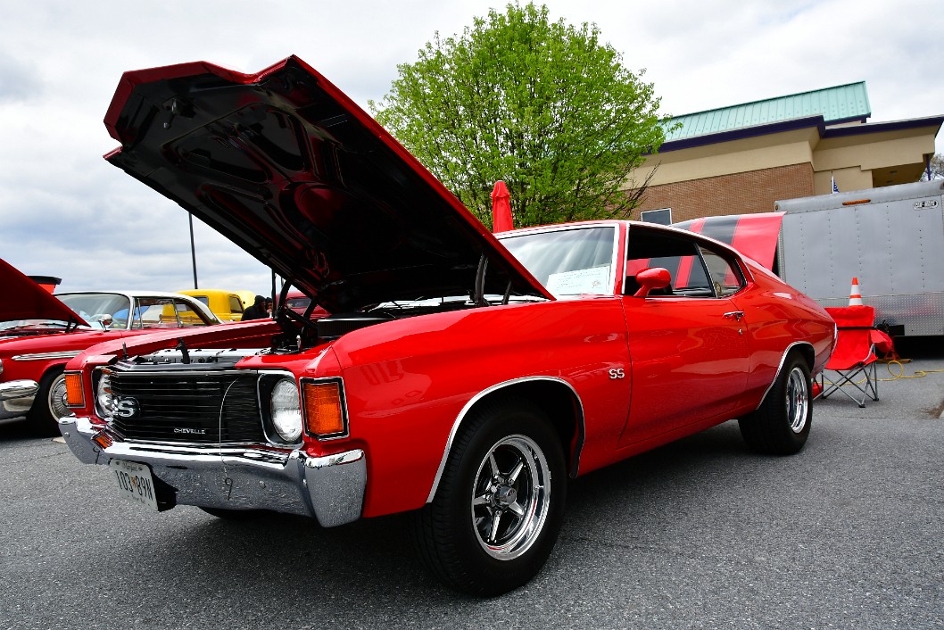 1972 Chevy Chevelle in Brilliant Red