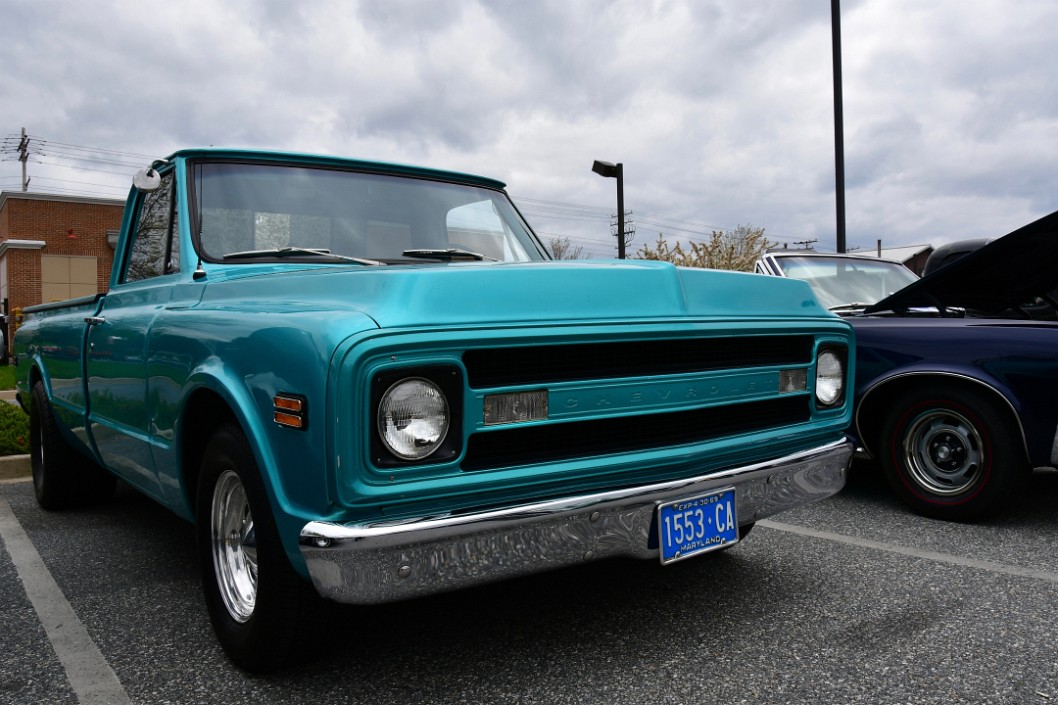 Turquoise Chevy 1969 C-10 Pickup