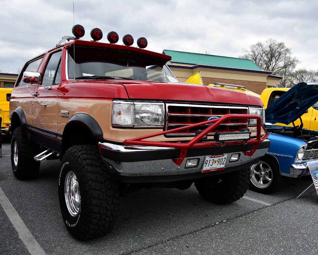 1988 Two Tone Ford Bronco