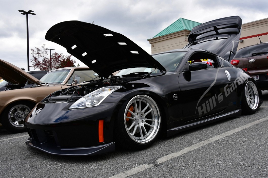 Slick Custom 2008 Nissan 350Z in Black
