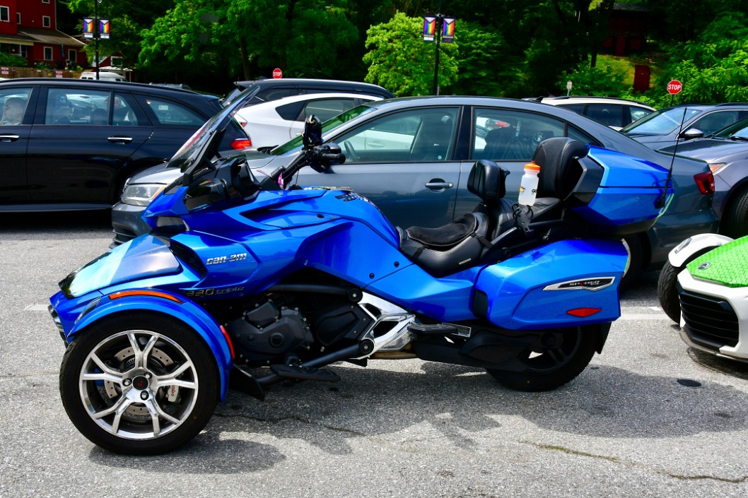 Can-Am Spyder F3 in Blue