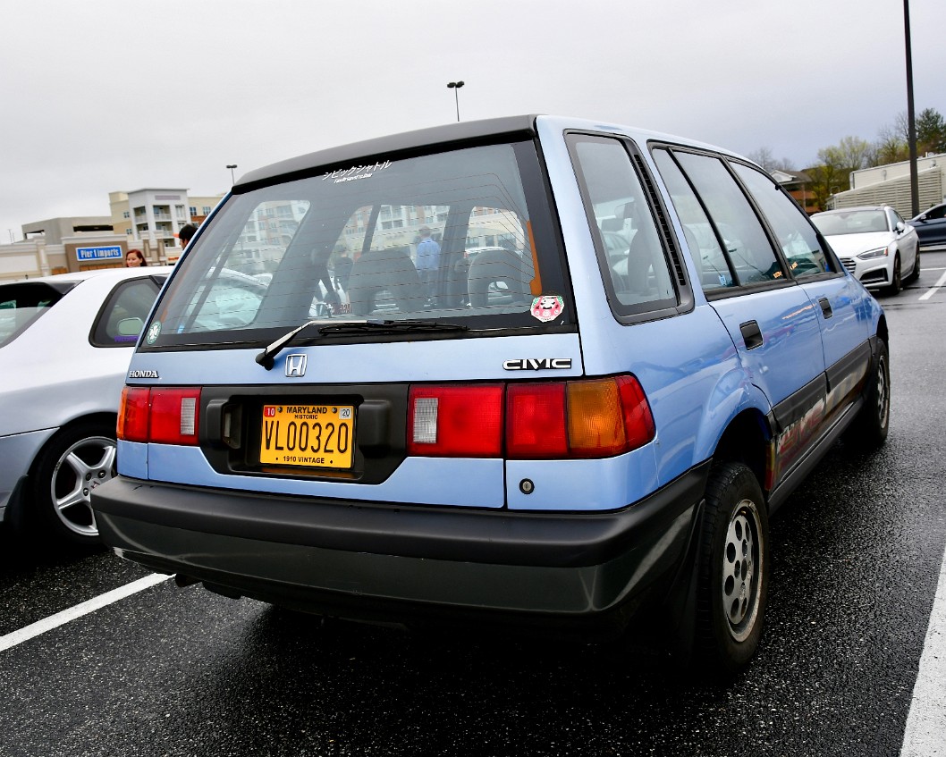 Rear Profile on the Civic Wagon