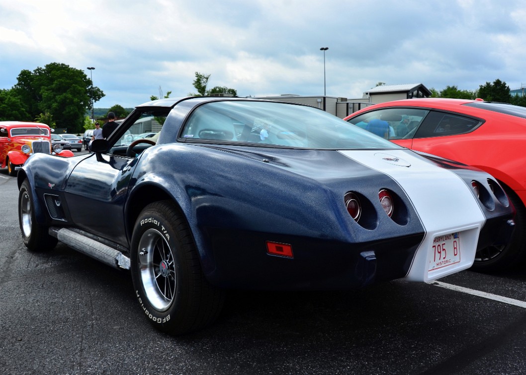 Dark Sparkle Corvette Rear Profile