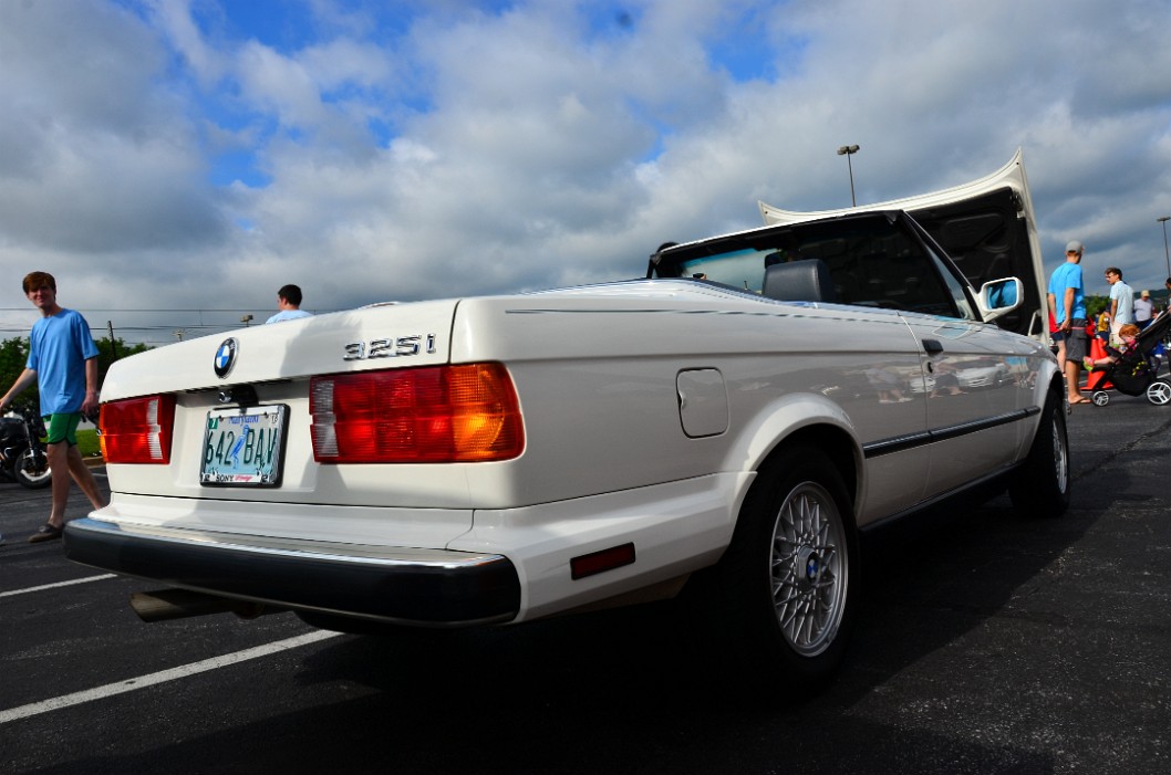 Slick White BMW 325i
