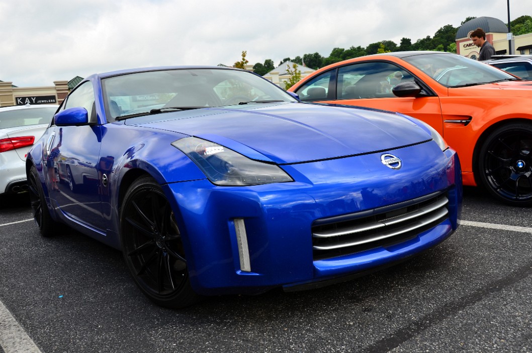 Slick Blue Nissan 350Z