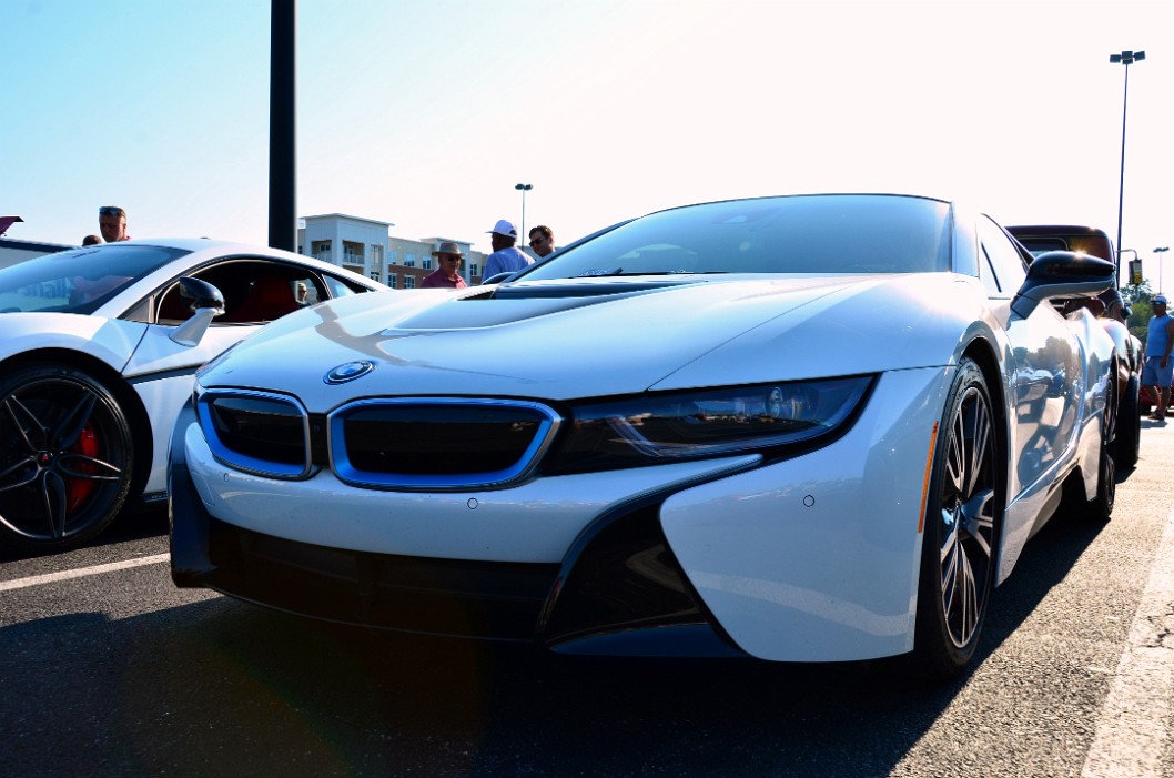 Looking Low at the BMW i8 Looking Low at the BMW i8