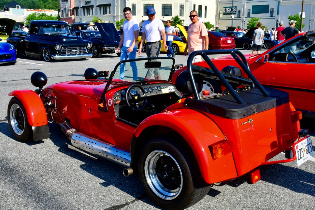 Caterham 7 Superlight R in Glorious Red