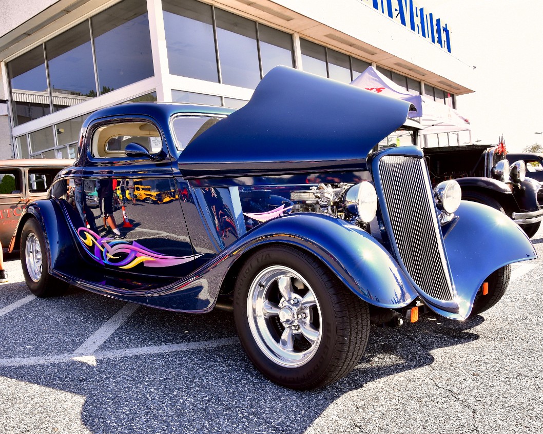 Powerful 1934 Ford Coupe in Electric Blue