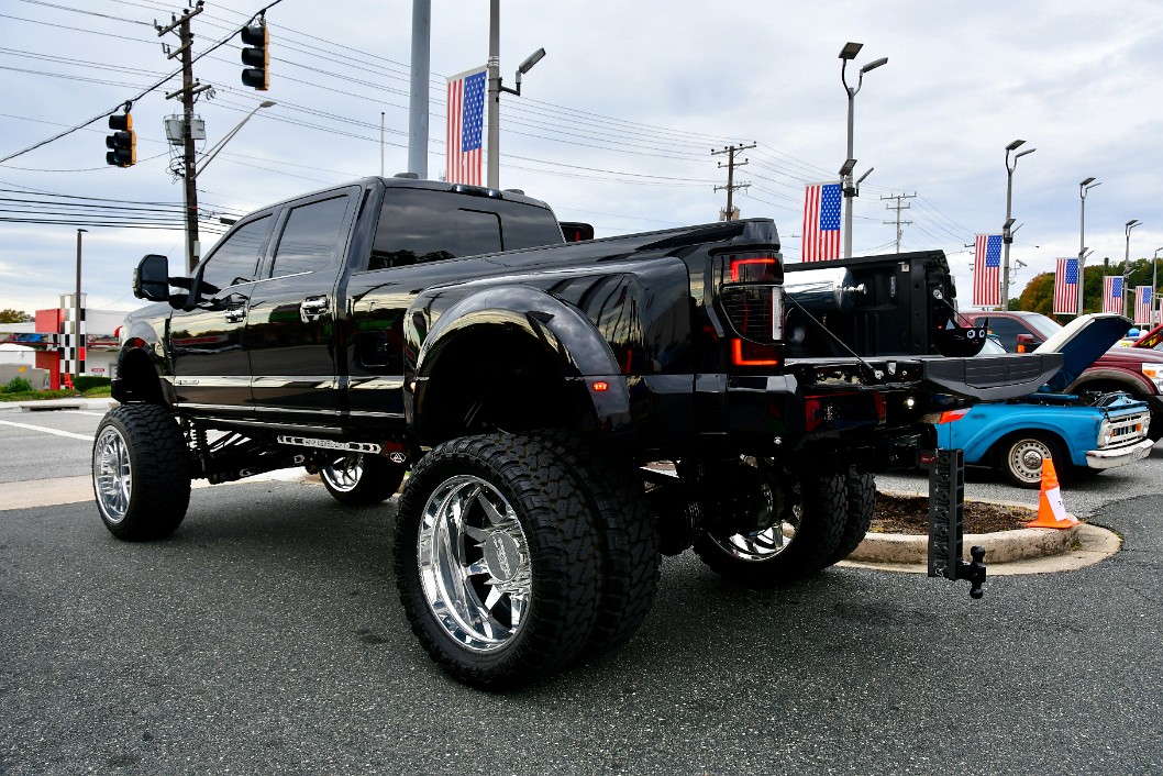 Massive Black 2020 Ford F-350 King Ranch