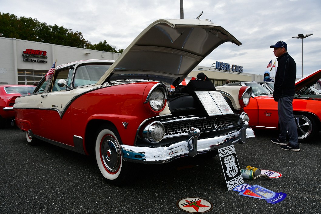 1955 Ford Crown Victoria in Snow Shoe White and Torch Red