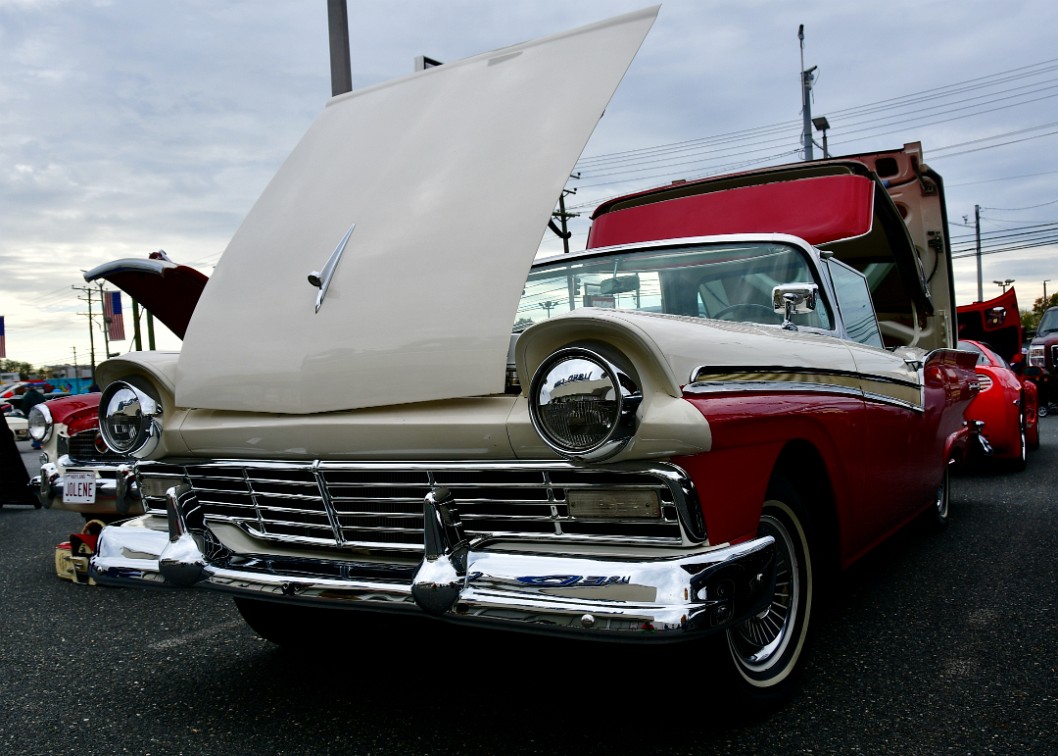 1957 Ford Skyliner Opened Up
