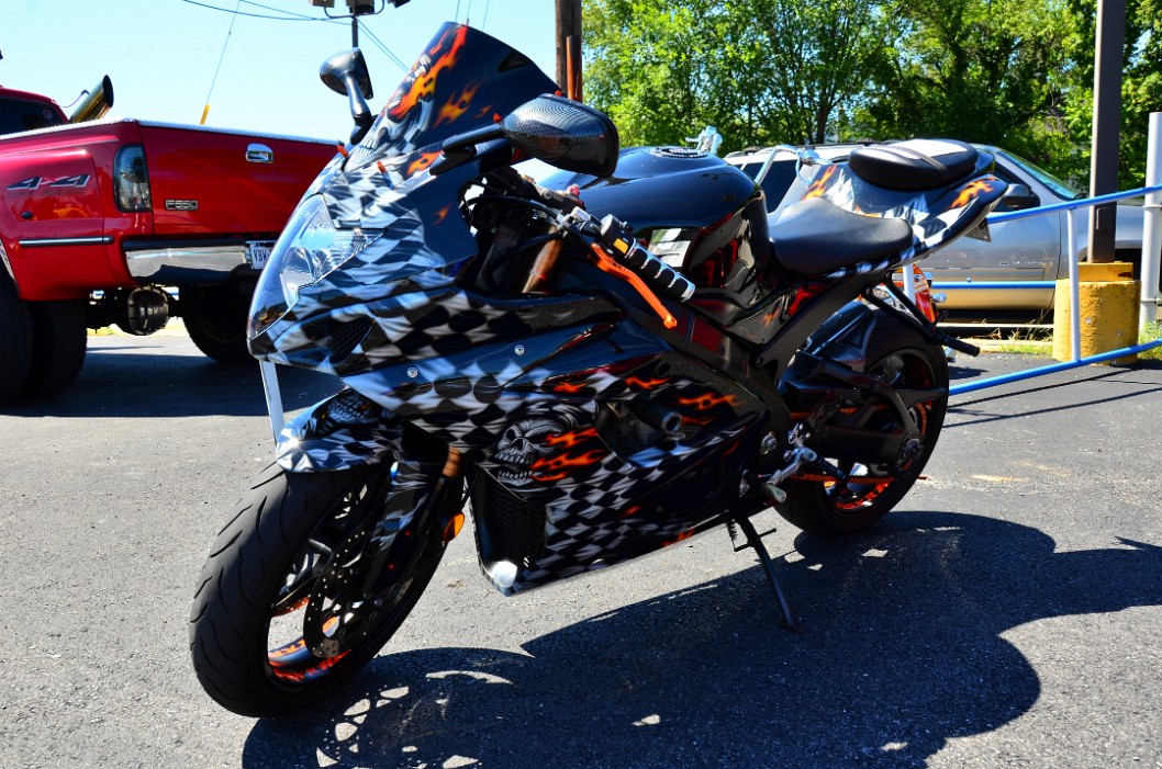 2006 Suzuki GSX-R1000 Wreathed in Skulls and Checkered Flags 2006 Suzuki GSX-R1000 Wreathed in Skulls and Checkered Flags