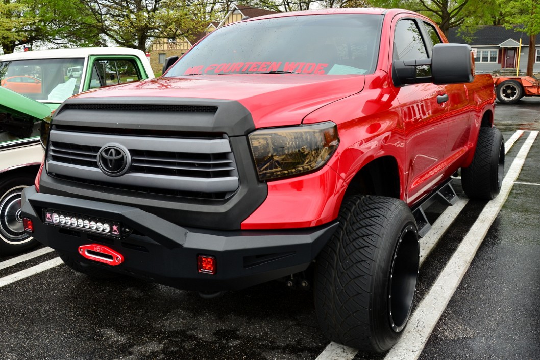 2014 Toyota Tundra in Red With Wide Wheel Base 2014 Toyota Tundra in Red With Wide Wheel Base