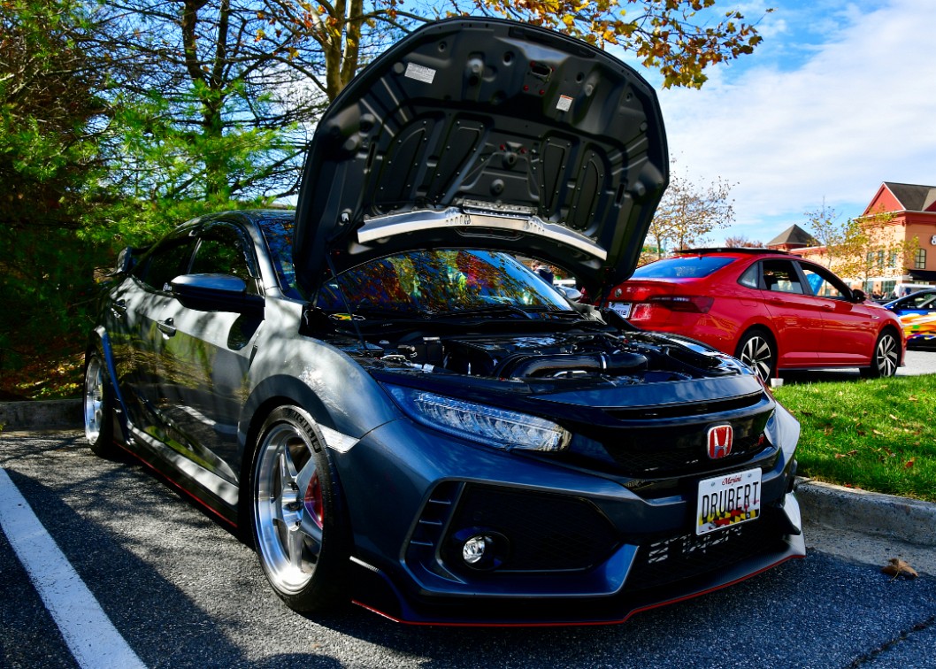 2017 Civic Type R in Dark Hues