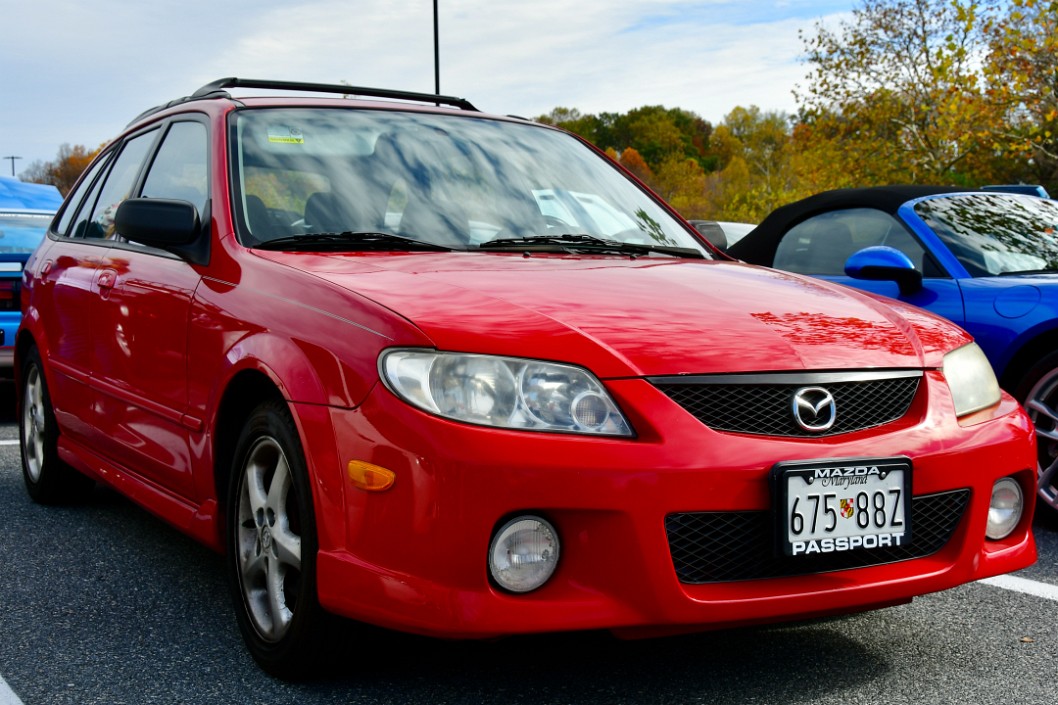 Fantastic Mazda Protegé5 in Red