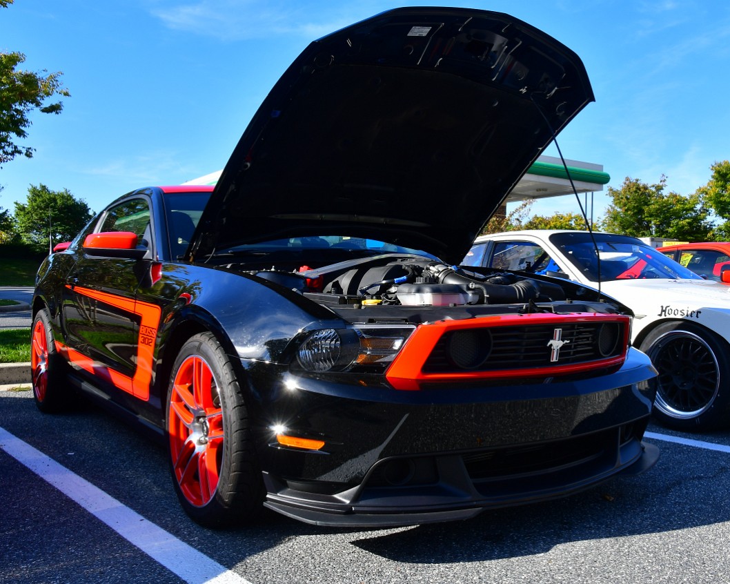 Mustang Boss 302 in Black and Red