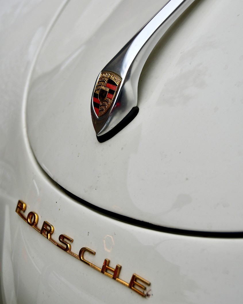 Gold Porsche Label