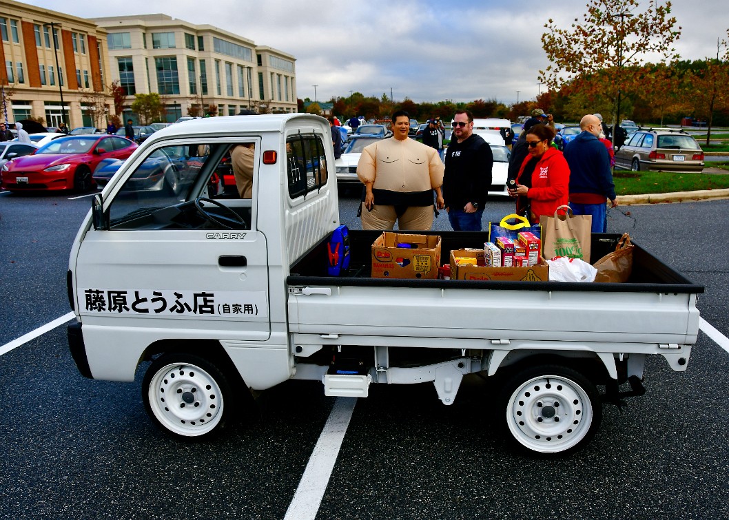 Suzuki Carry Filling With Donations