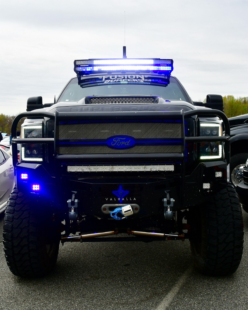 Ford F-350 Repping the Blue and White
