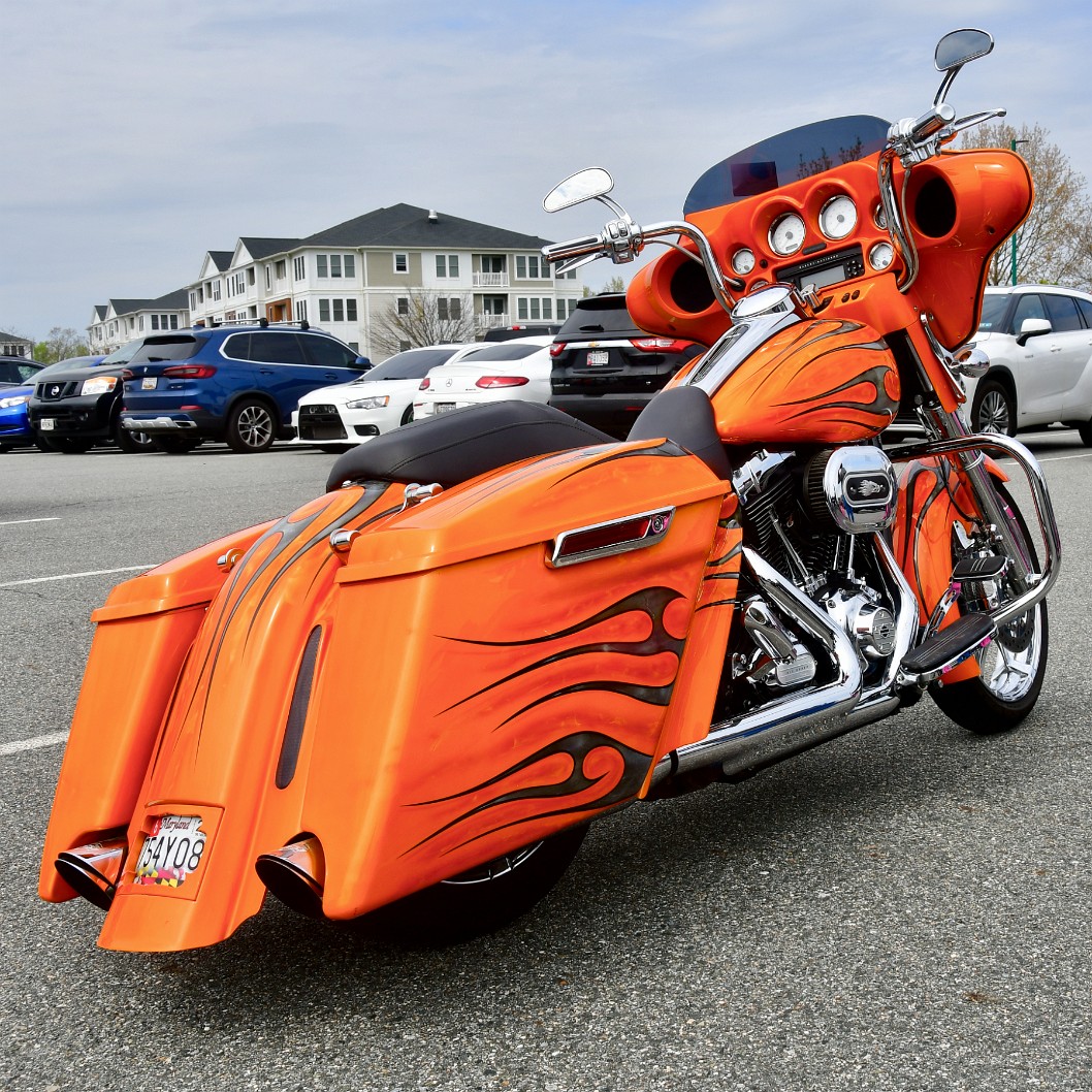 2012 Harley-Davidson Streetglide in Orange