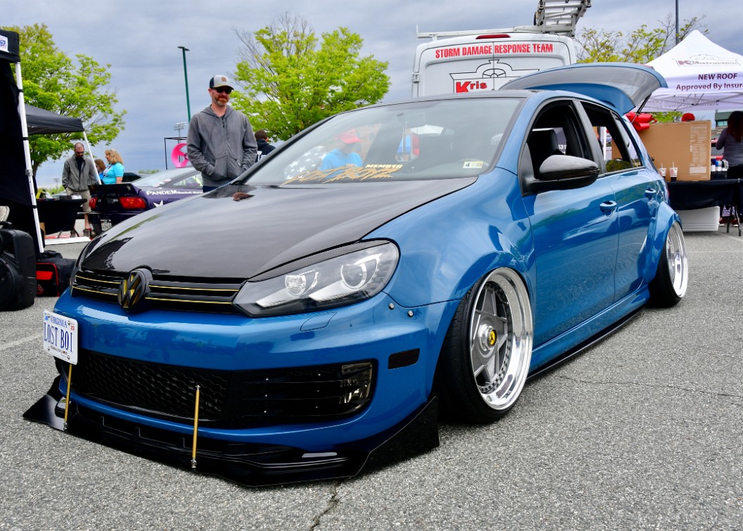 2013 VW GTI Slammed and Ready for Action