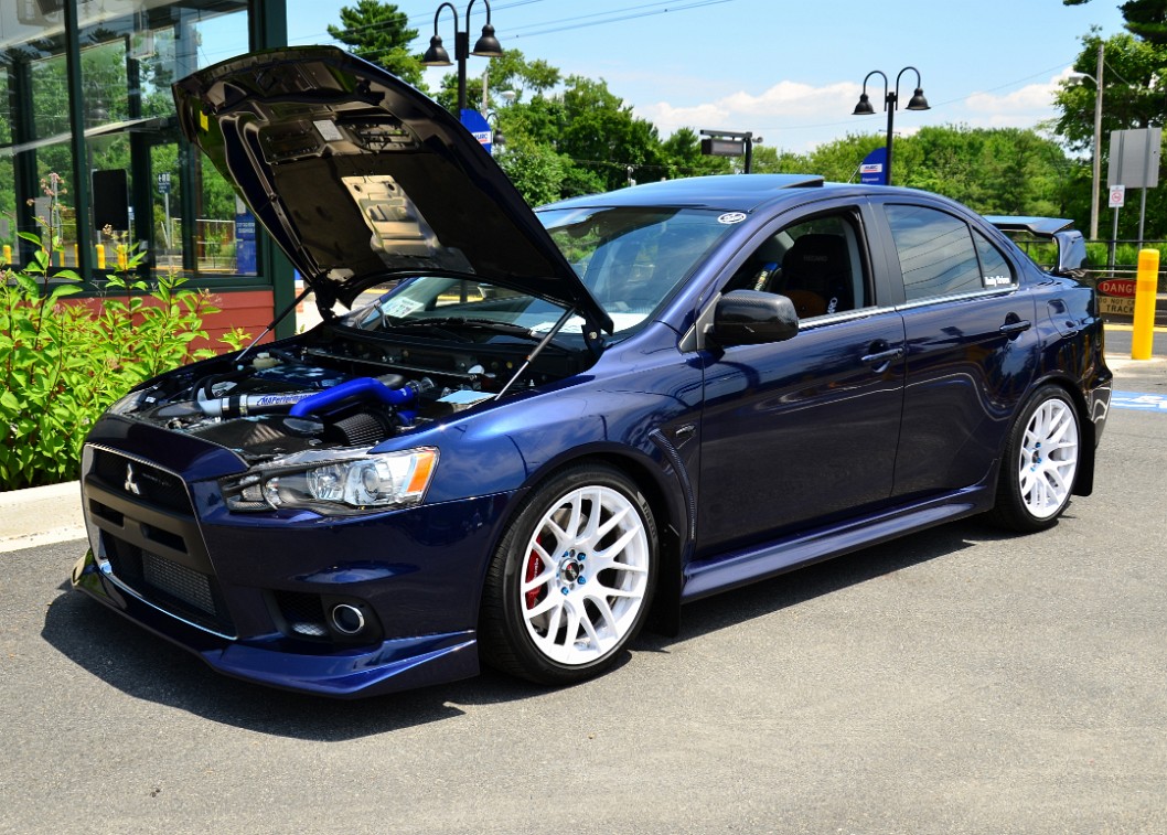 Dark Blue Mitsubishi Evolution Dark Blue Mitsubishi Evolution