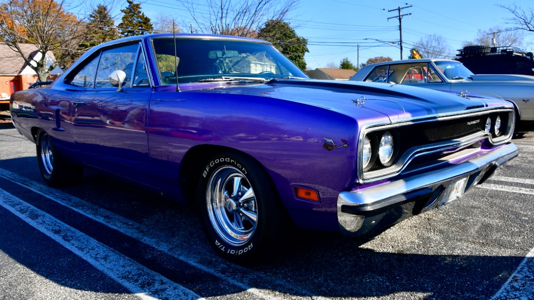 Plymouth Roadrunner in Purple