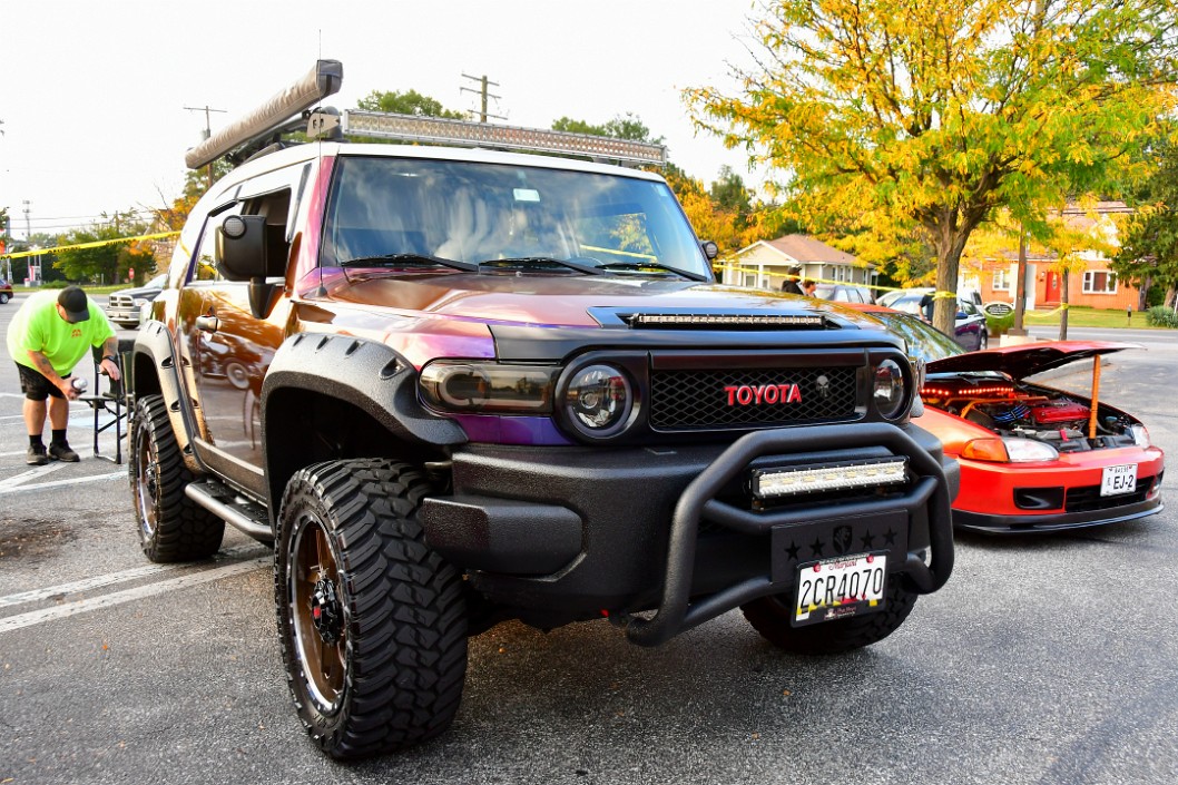 Gorgeous Color Changing Toyota FJ Lifted