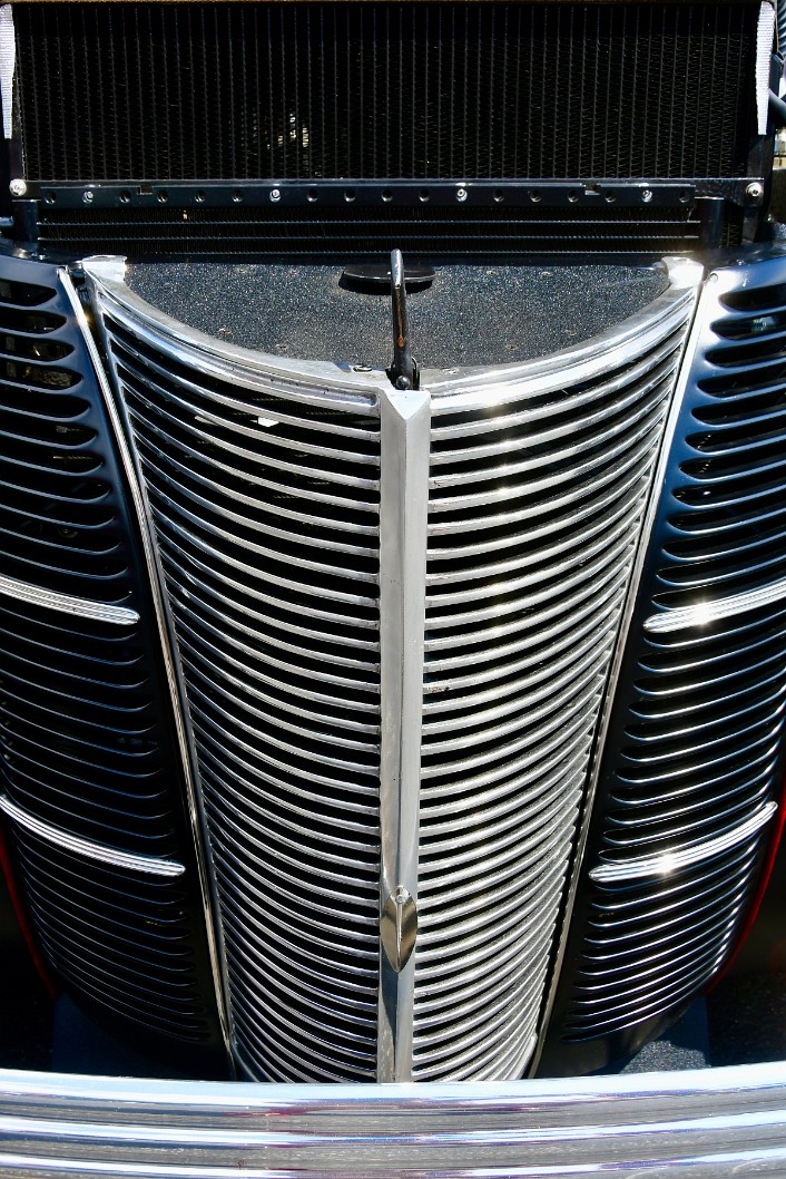 Grille Shine