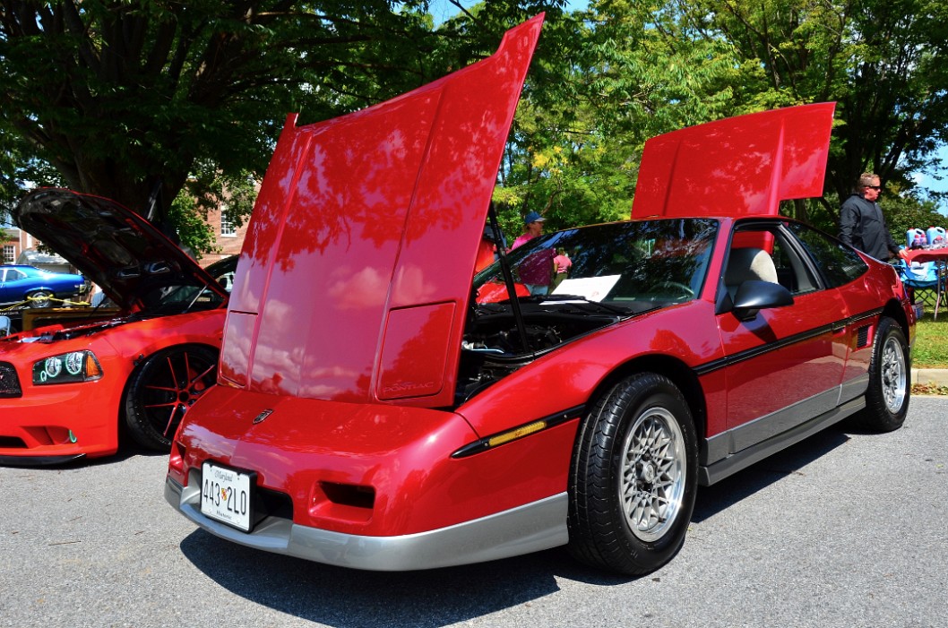 1987 Pontiac Fiero GT in Red