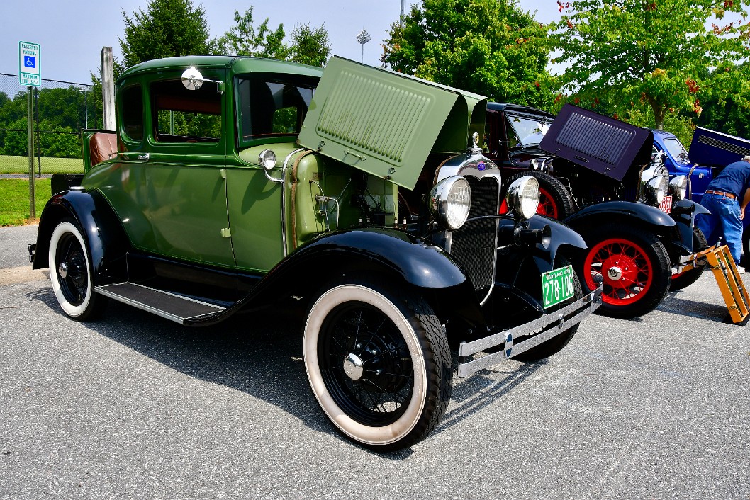 1930 Ford Model A Deluxe Coupe in Green and Black