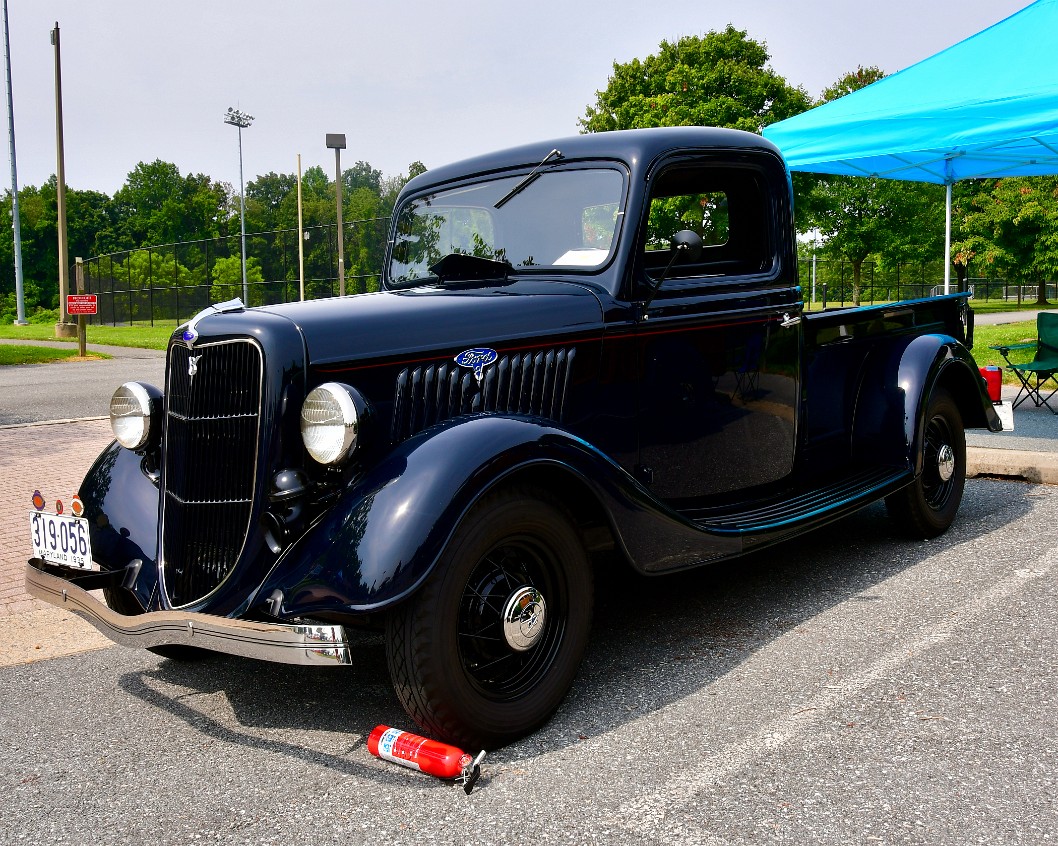 1935 Ford Pickup With a Thin Red Line