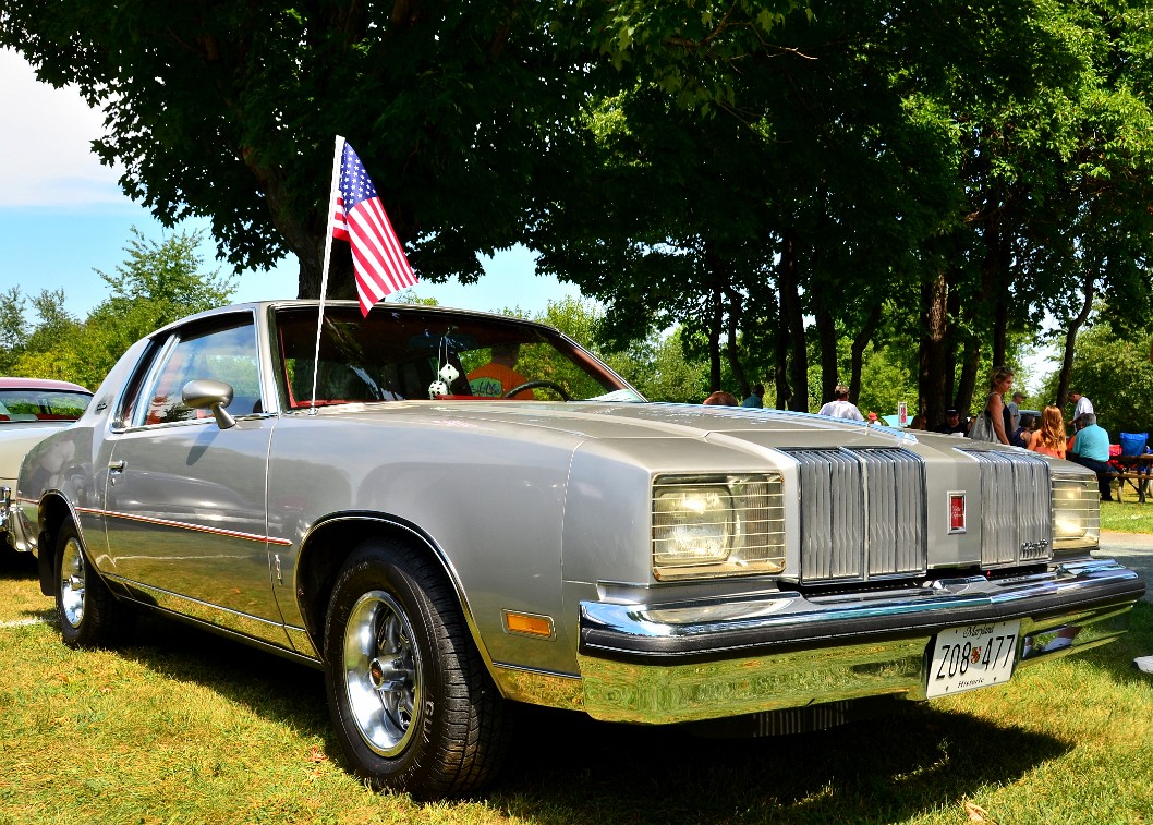 1979 Oldsmobile Cutlass Supreme Flying Old Glory 1979 Oldsmobile Cutlass Supreme Flying Old Glory