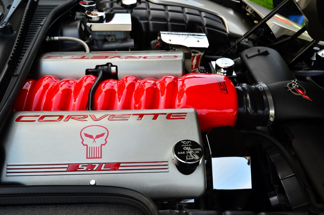 5.7L SFI V8 Engine in a 1999 Chevy Corvette 5.7L SFI V8 Engine in a 1999 Chevy Corvette