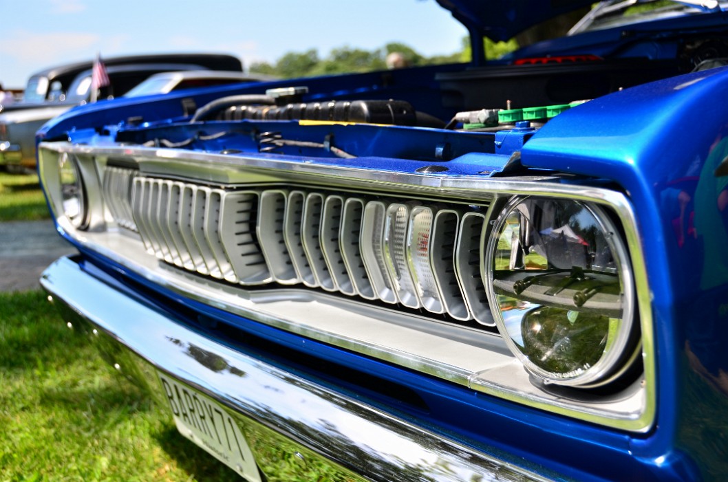 Plymouth Duster Grille and Lights Plymouth Duster Grille and Lights