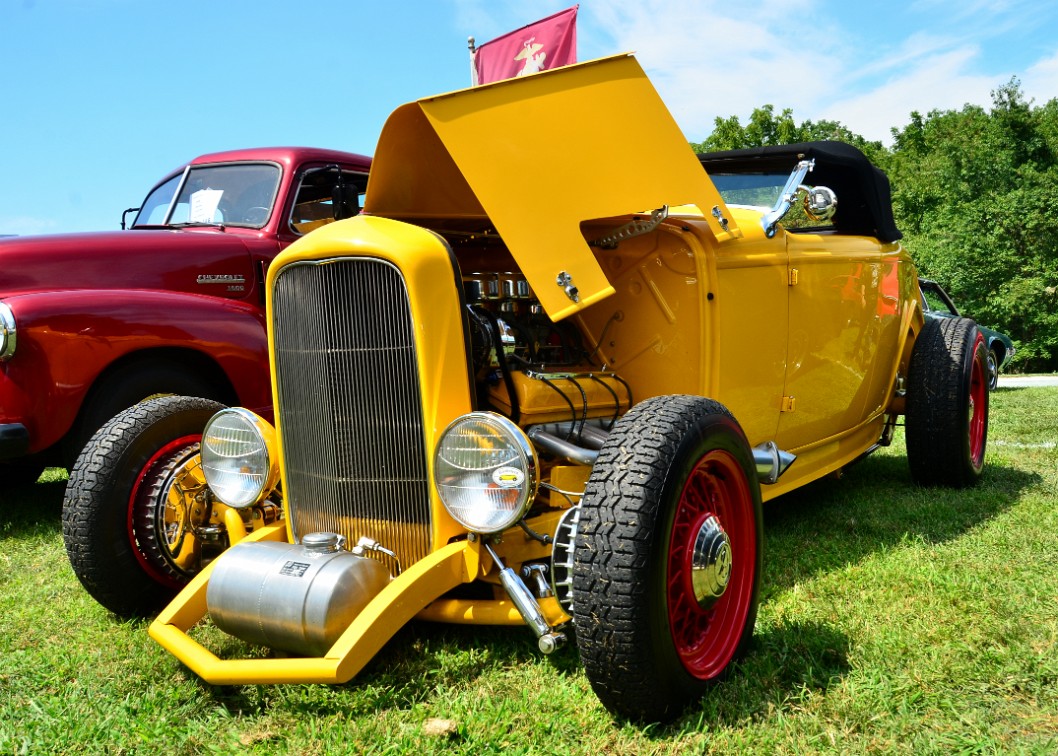 1932 Ford Roadster in Bright Colors 1932 Ford Roadster in Bright Colors