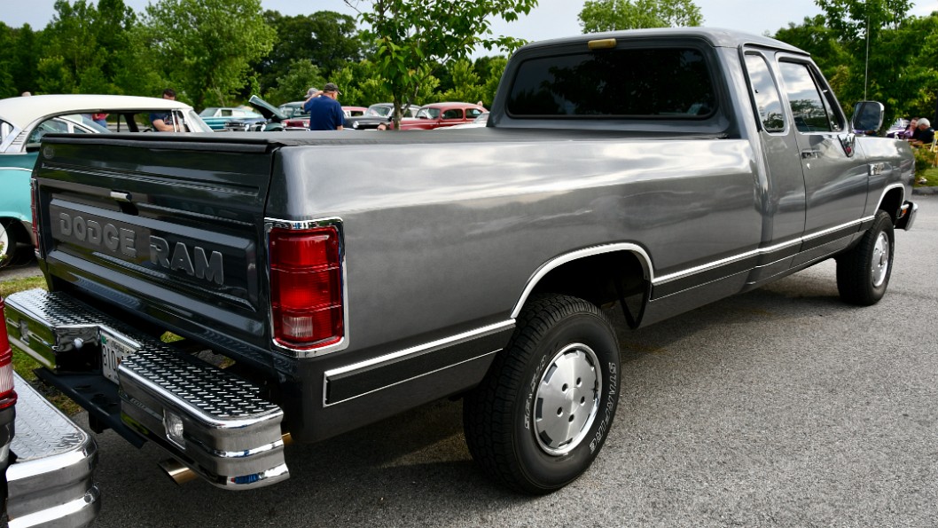 Long Dodge Ram in Dark Grey